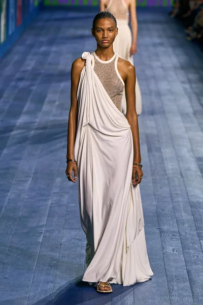 Look 7